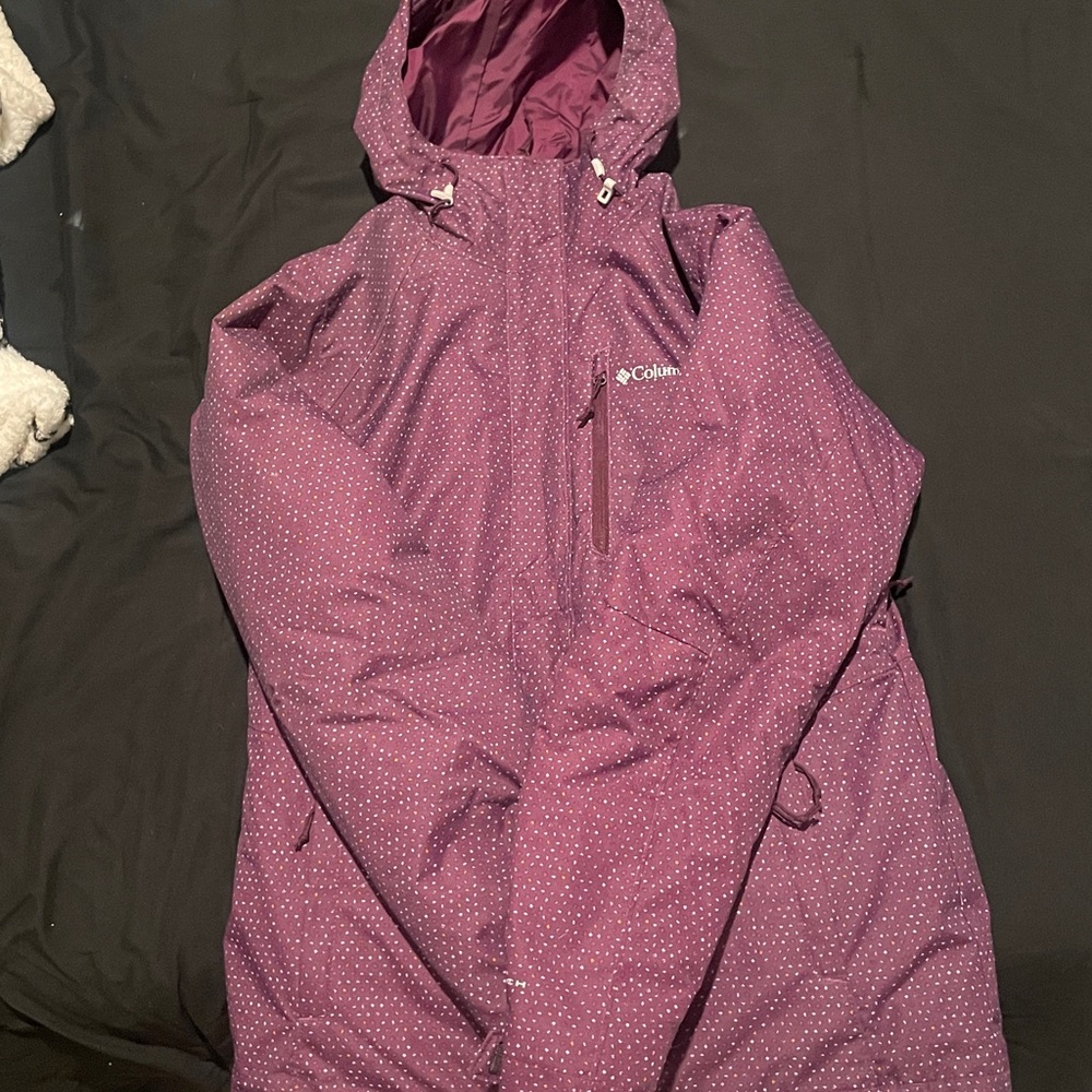 Columbia Maroon Hooded Jacket with Dotted Design